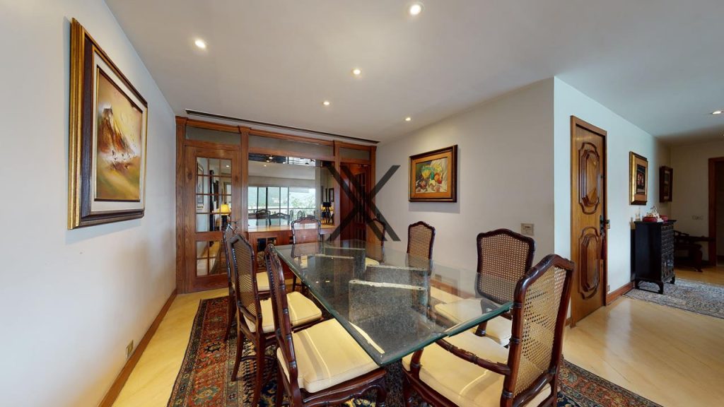 Apartamento de 4 Quartos Lagoa 7