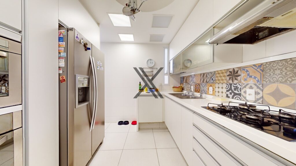 Apartamento Reformado Quadra da Praia Leblon Rio de Janeiro rj 17