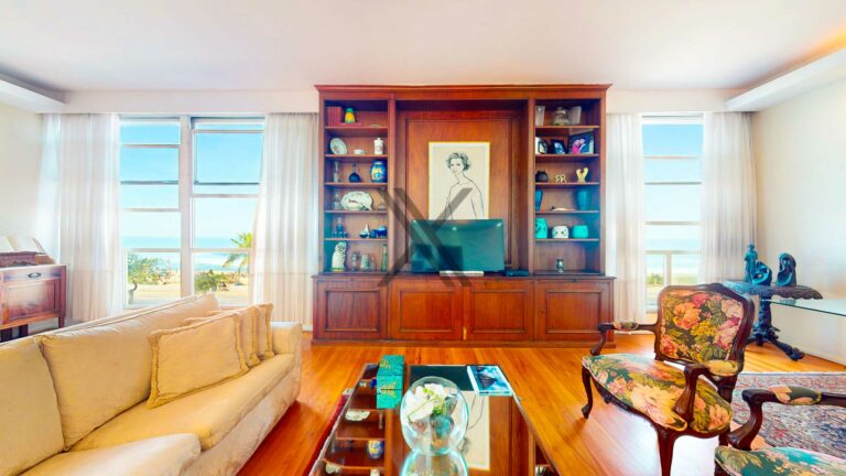 Apartamento Frontal Mar com 3 Quartos em Ipanema — foto 1