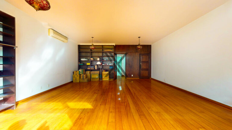 Apartamento na Quadra da Praia do Leblon — foto 1