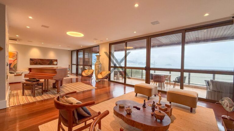 Apartamento Linear frente mar em Copacabana, 4 suítes