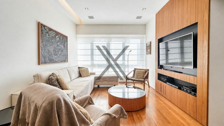 Apartamento reformado no Leblon em andar alto — foto 1