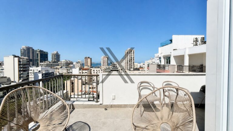 Cobertura reformada com vista mar em prédio com lazer completo — foto 3