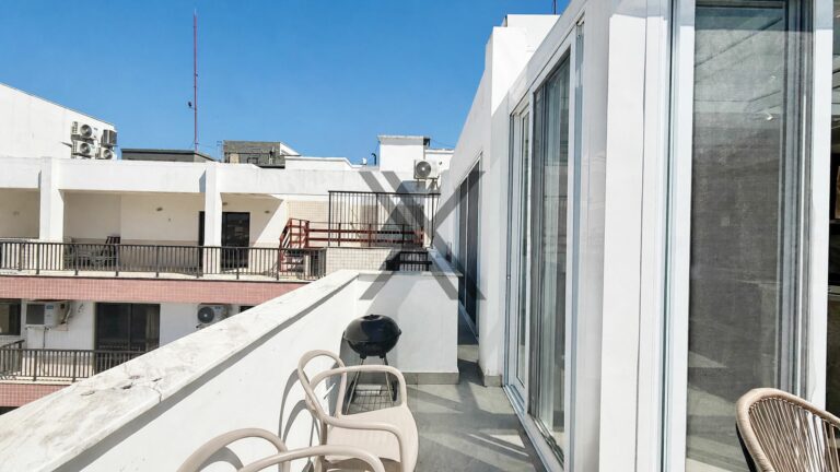 Cobertura reformada com vista mar em prédio com lazer completo — foto 4